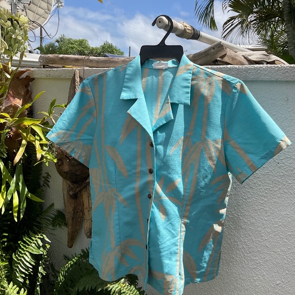 Pretty Blue Cintas Made In Hawaii Women’s Aloha Style Blouse - Picture 1 of 5